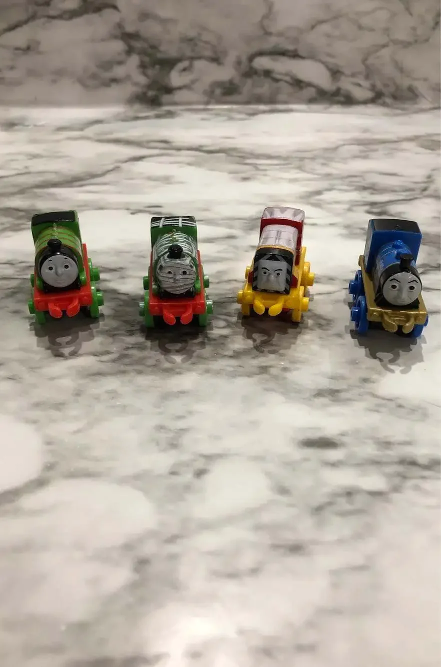 4 Thomas and Friends mini trains